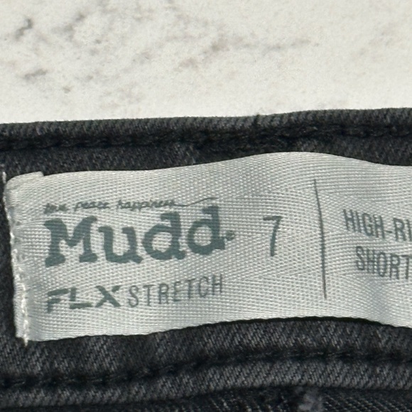 Like New Shorts - Picture 2 of 3